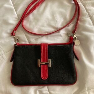 Crossbody leather black and red purse
